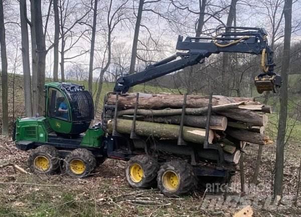 John Deere 1010 E Харвестеры