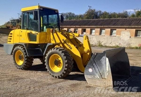 Komatsu WA 95 Фронтальные погрузчики