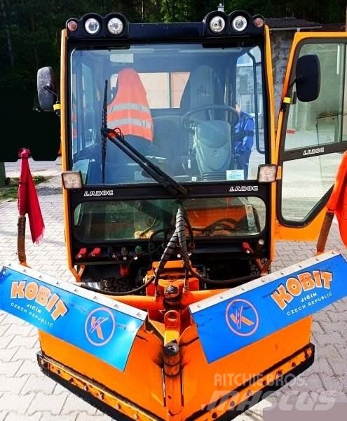 Ladog G 129 +Kobit Пескоразбрасыватели