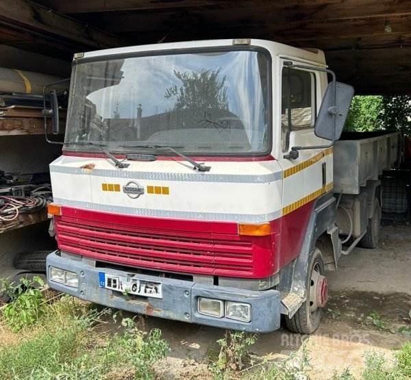 Nissan L351 Грузовики-Мультилифты