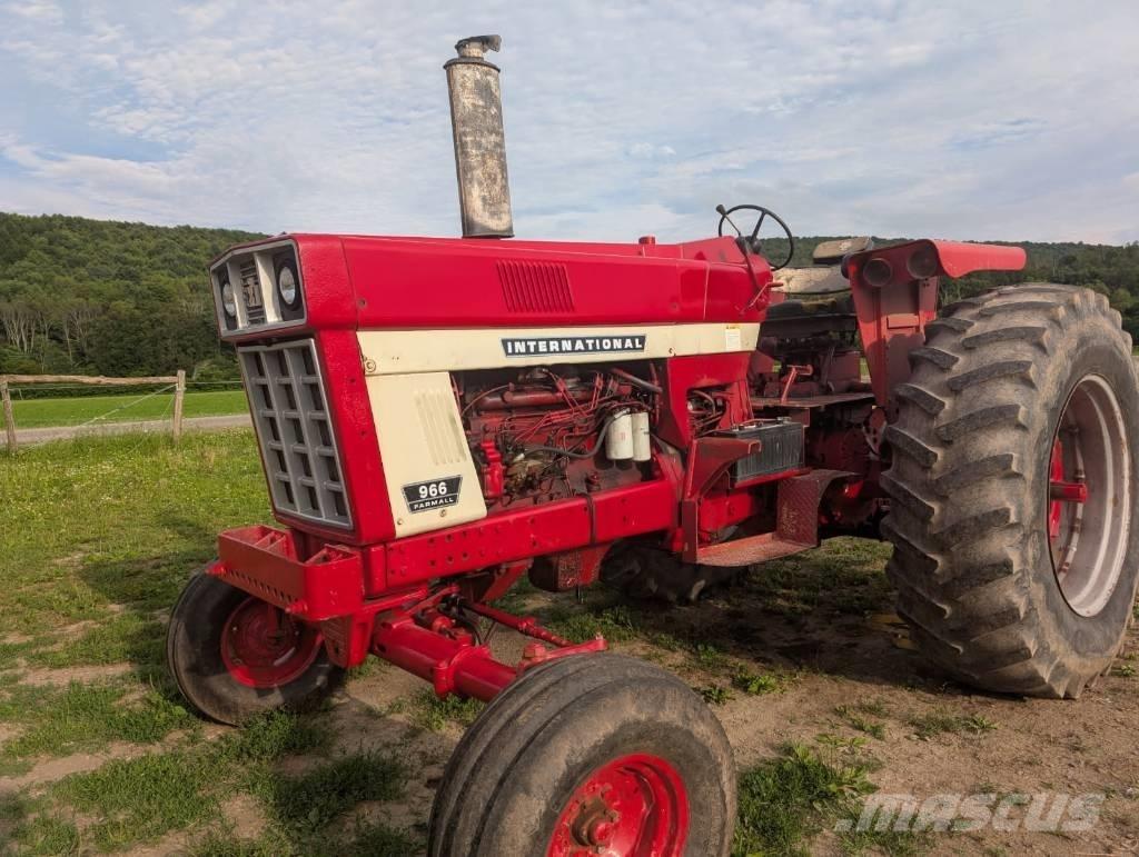 International 966 Трактора