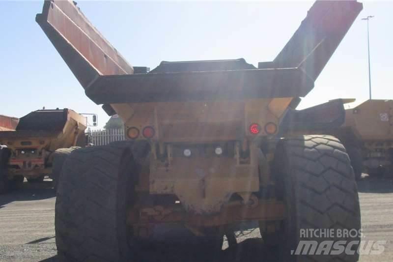 Bell B40D Шарнирно-сочленённые самосвалы
