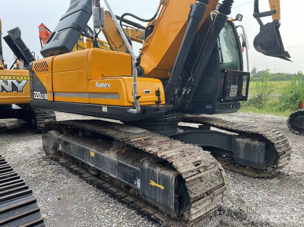 Hyundai R220 Гусеничные экскаваторы
