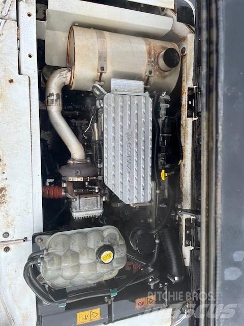 JCB JS145LCD Гусеничные экскаваторы