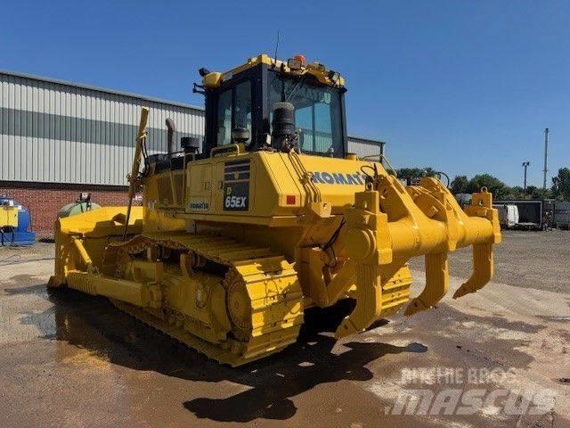 Komatsu D65EX-18 Гусеничные бульдозеры