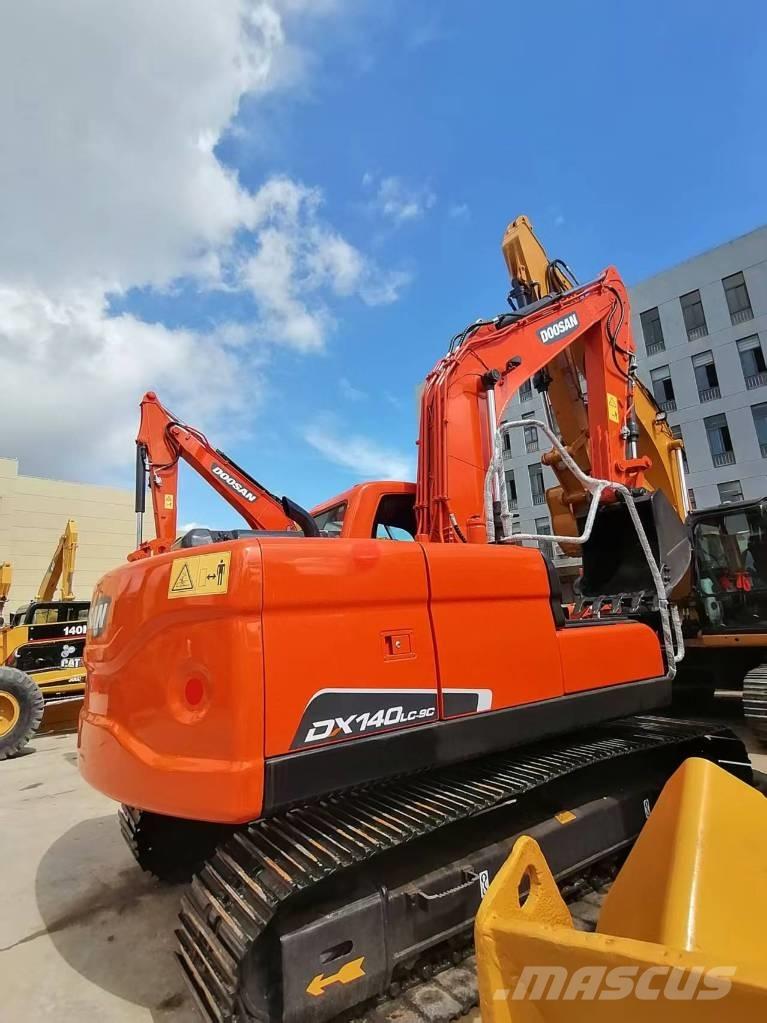 Doosan DX 140 Гусеничные экскаваторы