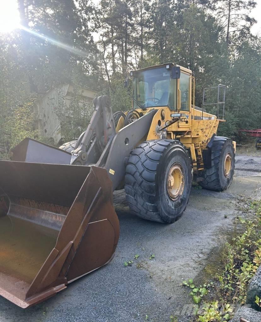 Volvo L 220 D Фронтальные погрузчики