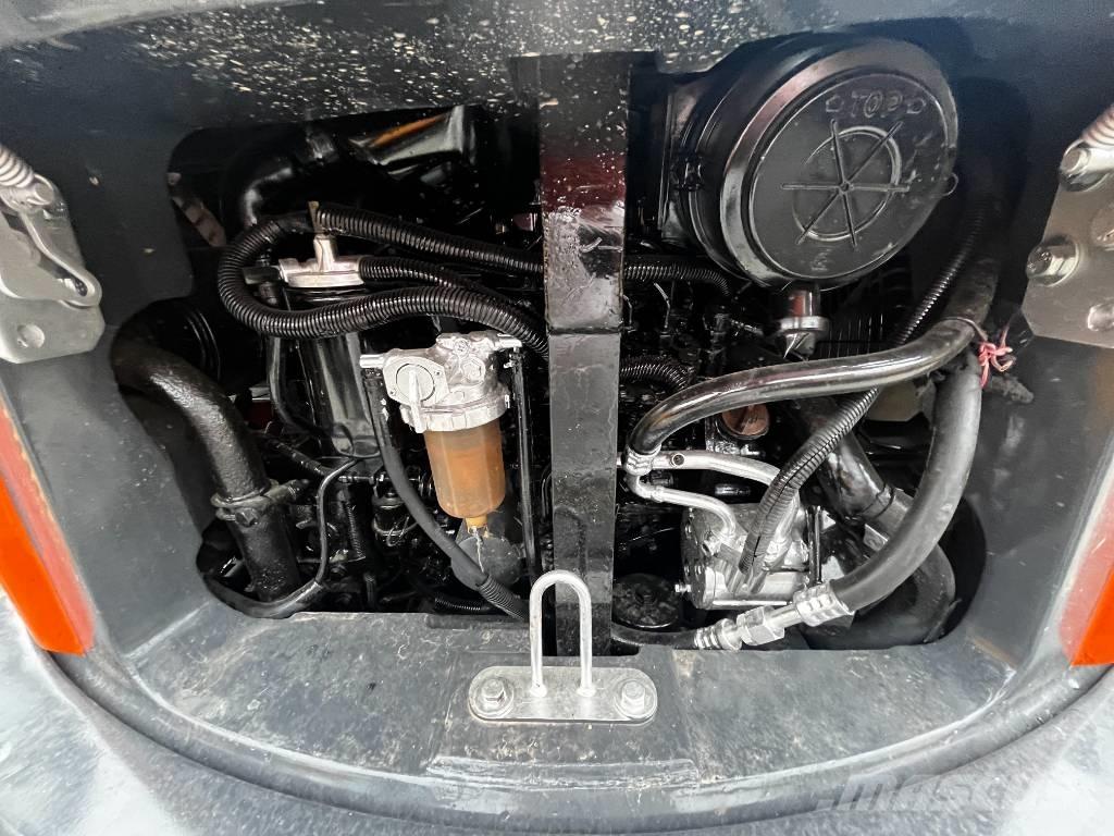 Hitachi ZX 50 U Мини-экскаваторы