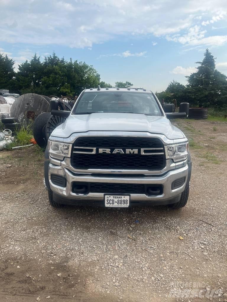 RAM 5500 Грузовики-платформы/боковая разгрузка