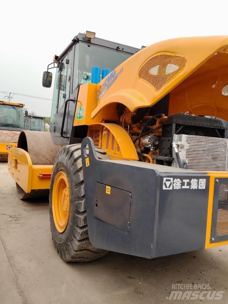 XCMG XS 203 J Грунтовые катки