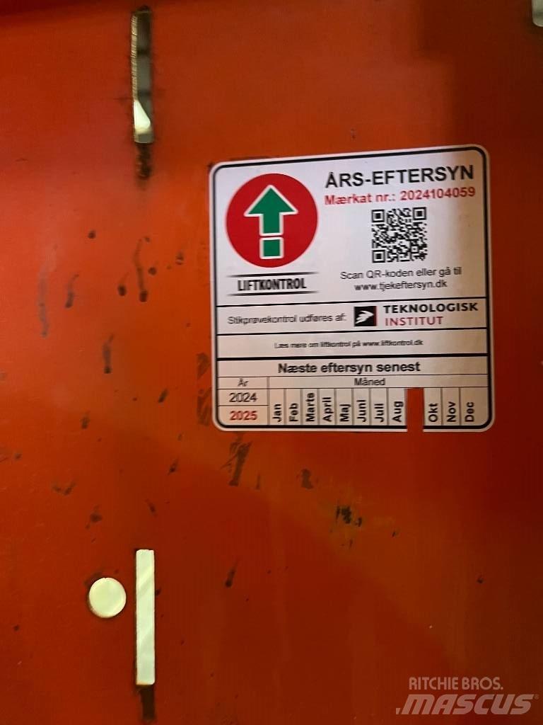 JLG 2646 ES Ножничные подъемники