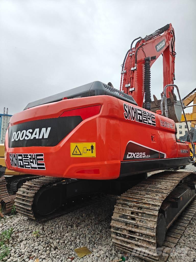 Doosan DX 225 LC-9C Гусеничные экскаваторы