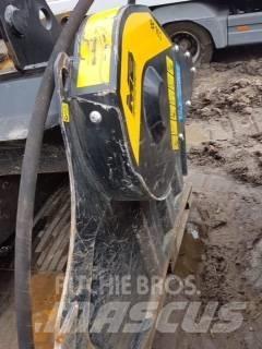 MB Crusher BF70.2 S4 Экскаваторы-погрузчики