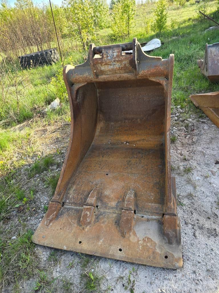 CAT 318 Колёсные экскаваторы