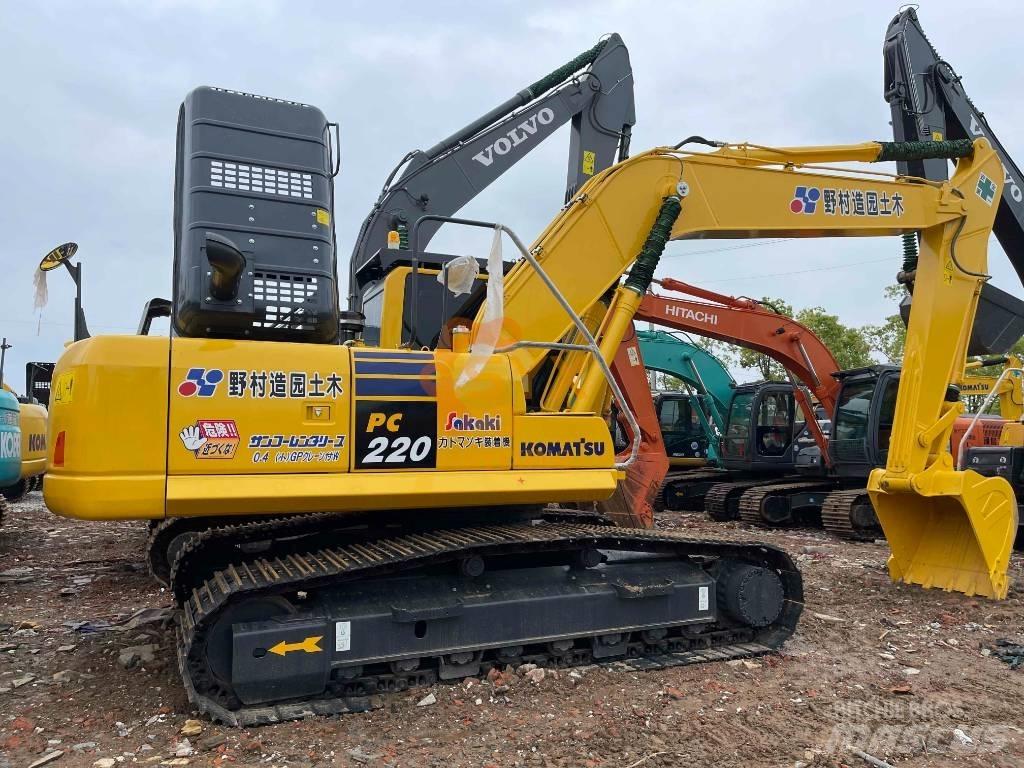 Komatsu PC 220 Гусеничные экскаваторы