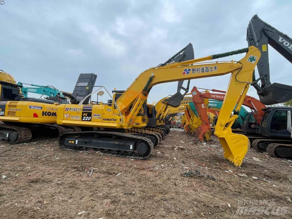 Komatsu PC 220 Гусеничные экскаваторы