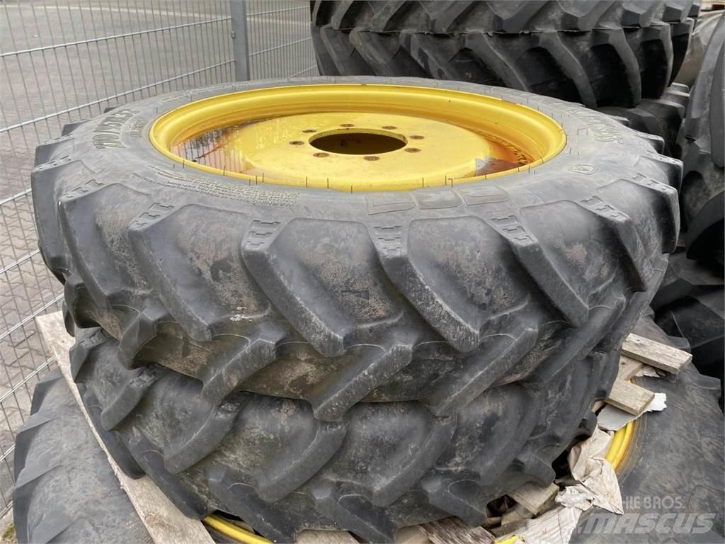 BKT 270/95R32 Шины и колёса