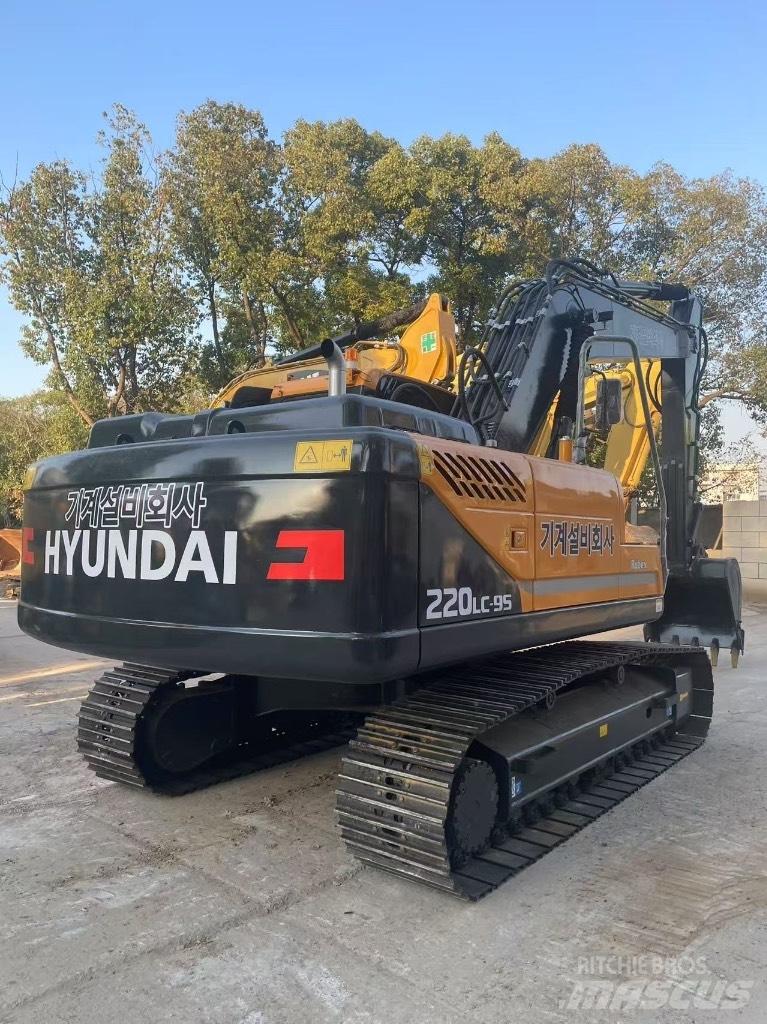 Hyundai 220LC-9S Гусеничные экскаваторы
