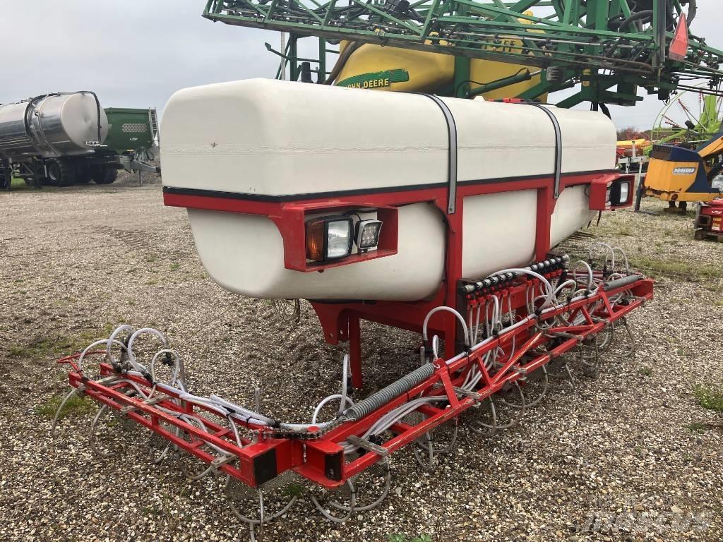  Agrovo 3000 liter Навесные опрыскиватели