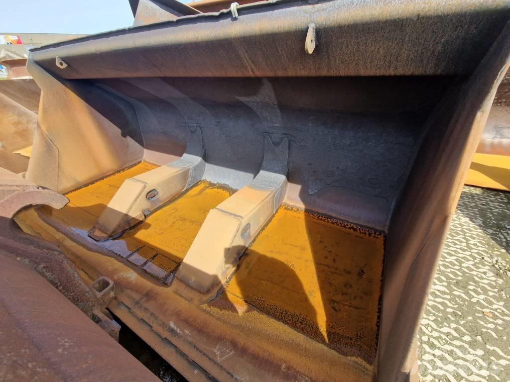 Volvo L 180 Ковши