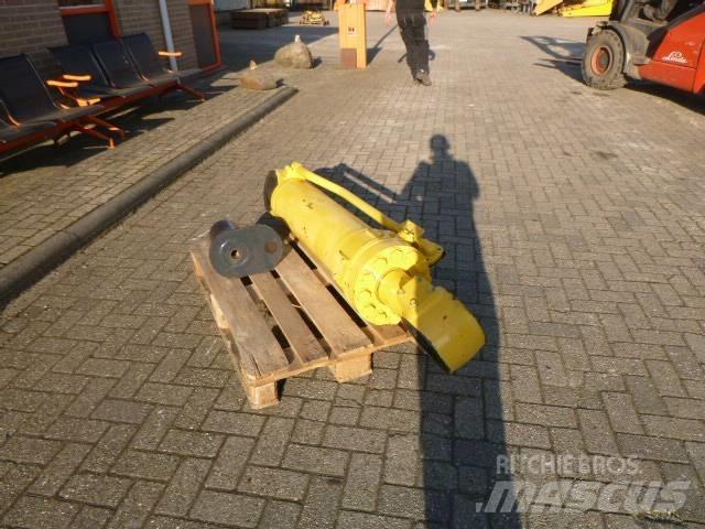 Komatsu WA600 Гидравлическая система