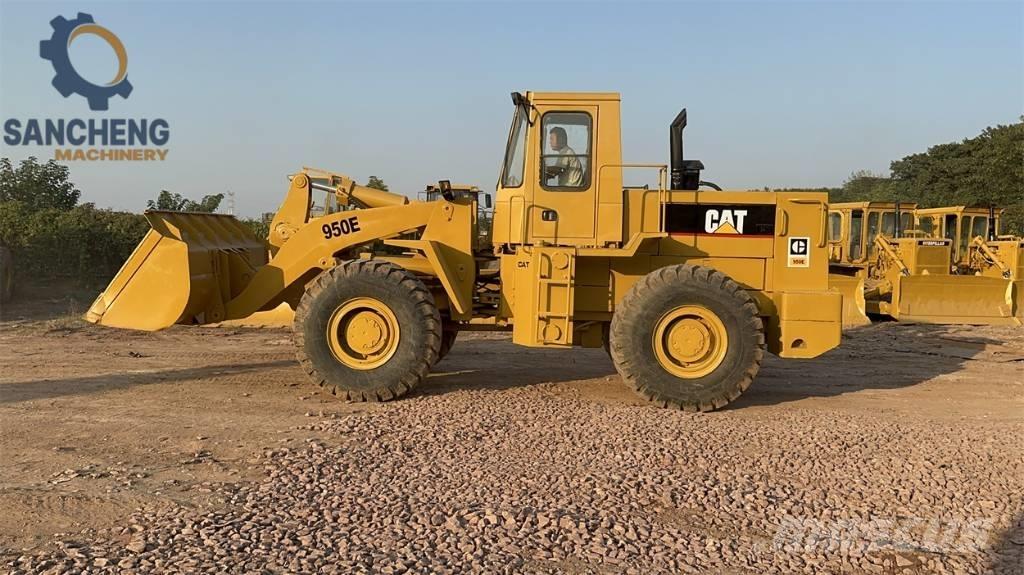 CAT 950E Фронтальные погрузчики