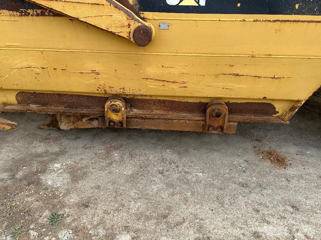 CAT 615 Скреперы