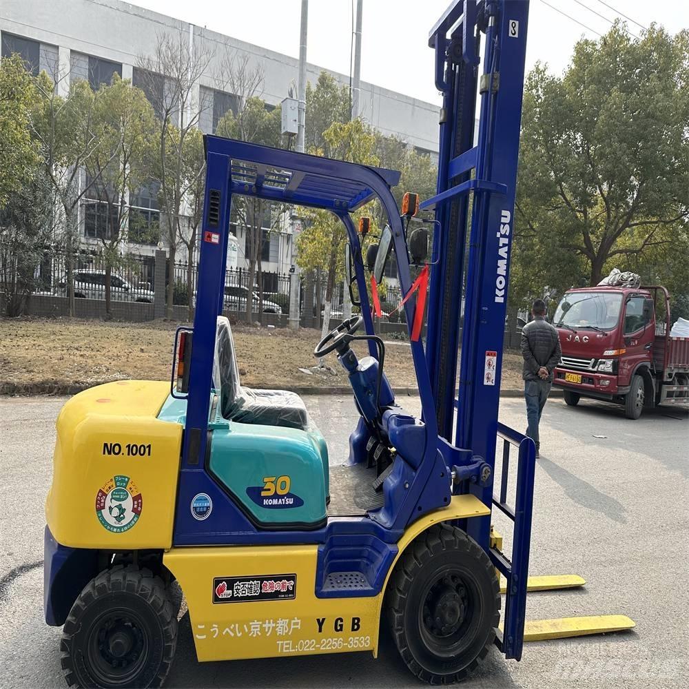 Komatsu FD30-14 Дизельные погрузчики