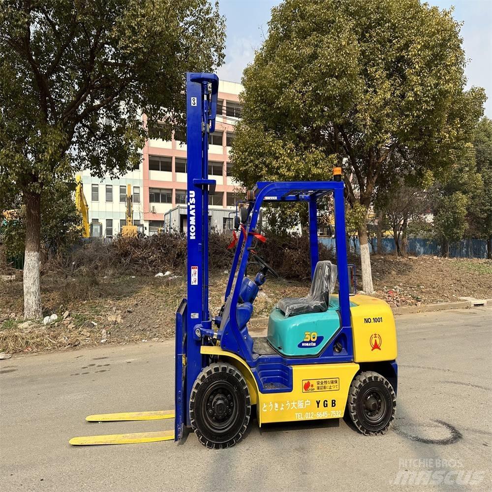 Komatsu FD30-14 Дизельные погрузчики