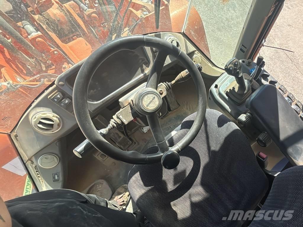 Doosan DL 250-3 Фронтальные погрузчики