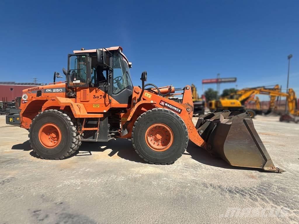 Doosan DL 250-3 Фронтальные погрузчики