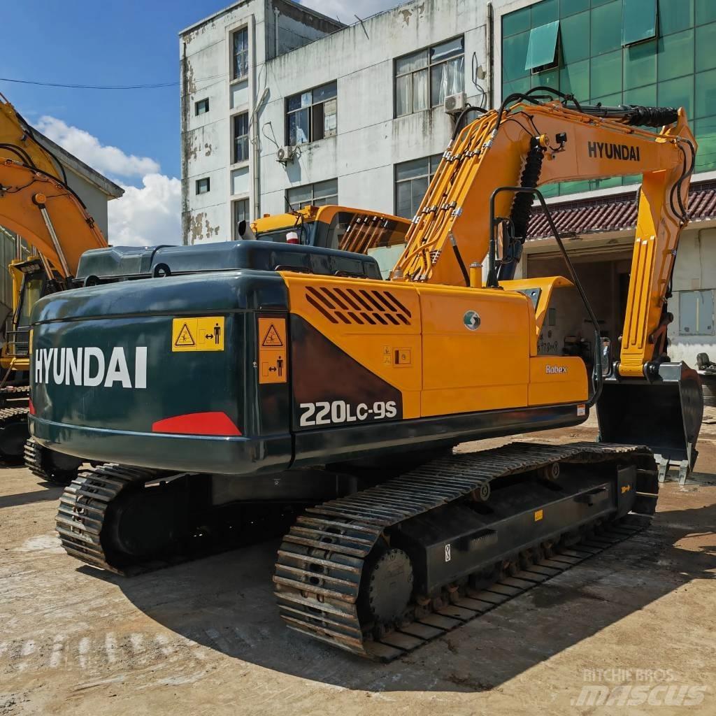 Hyundai R220LC-9S Гусеничные экскаваторы