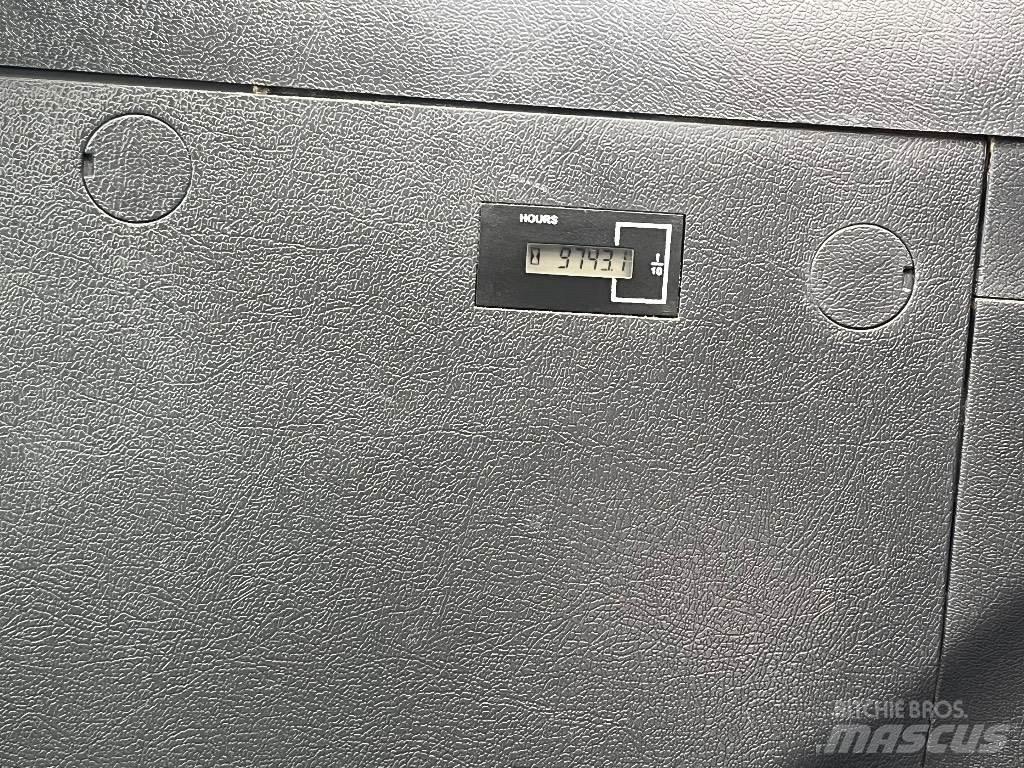 Hyundai HW140 Колёсные экскаваторы