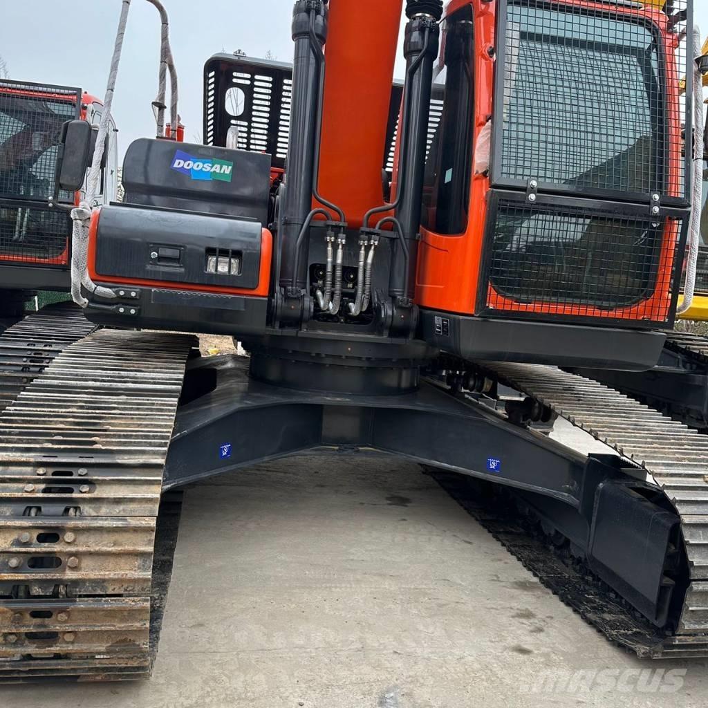 Doosan DX225LC-9C Гусеничные экскаваторы