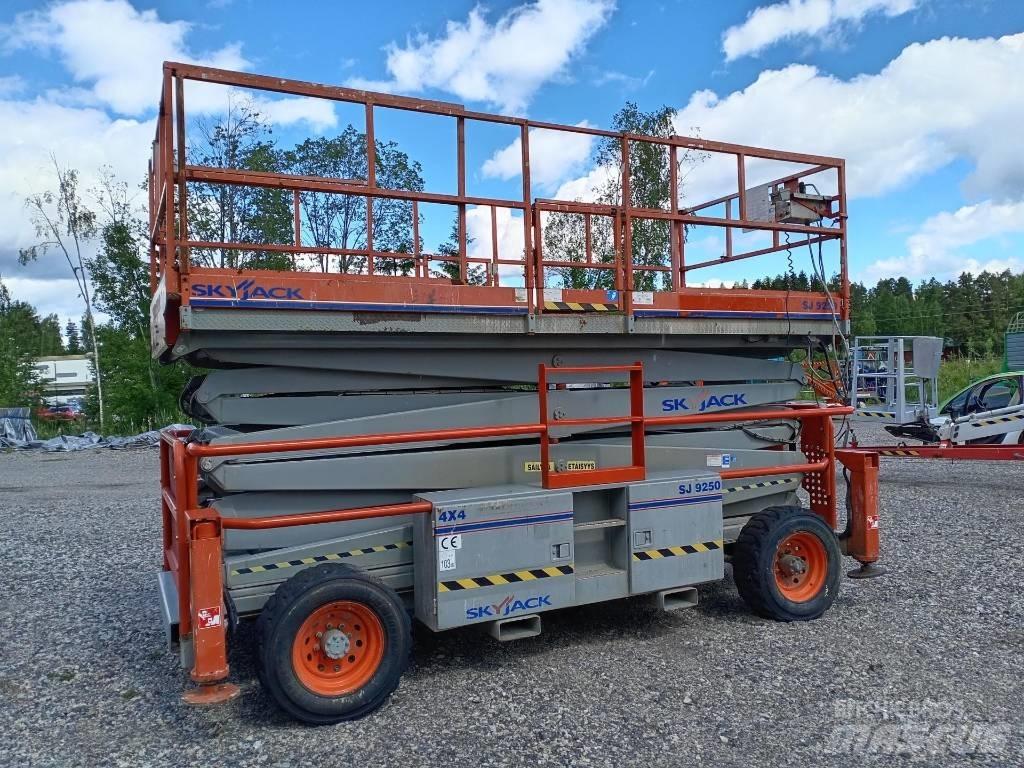 SkyJack SJ 9250 Ножничные подъемники