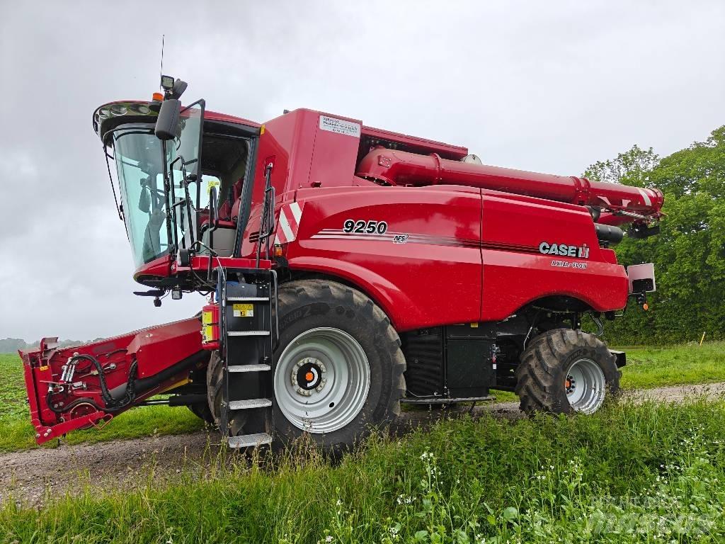 Case IH 9250 Зерноуборочные комбайны