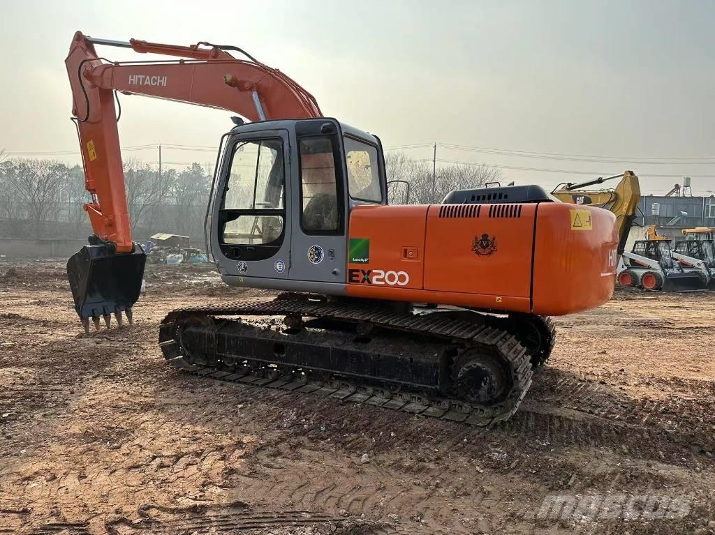 Hitachi EX 200 Гусеничные экскаваторы