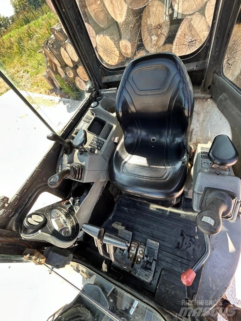 Bobcat E 25 Мини-экскаваторы