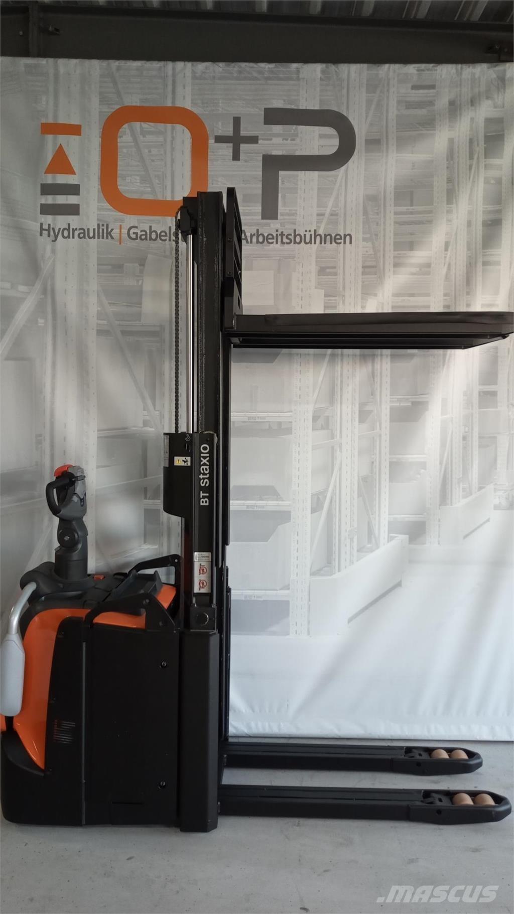 Toyota SPE200D Самоходные электроштабелёры