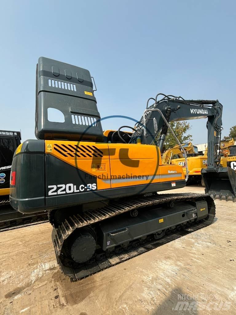 Hyundai 220 LC Гусеничные экскаваторы