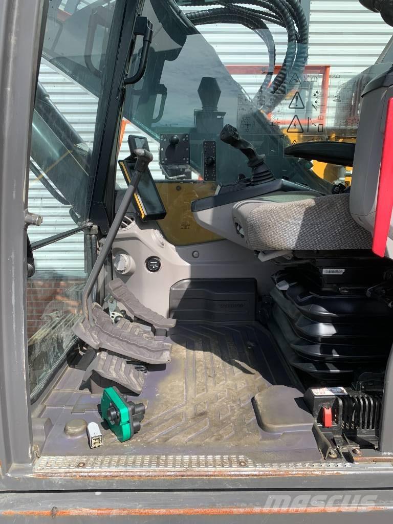 Volvo ECR235EL Гусеничные экскаваторы