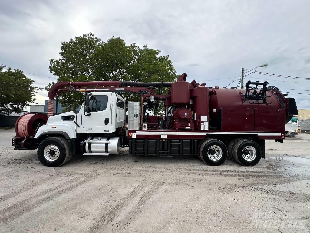 Freightliner 114 SD Ассенизаторские машины