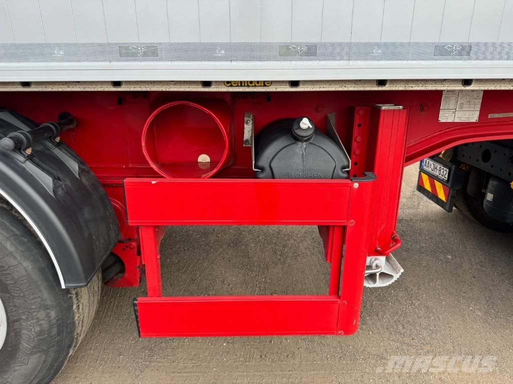 Benalu 45m3,  40.000km! Самосвальные полуприцепы