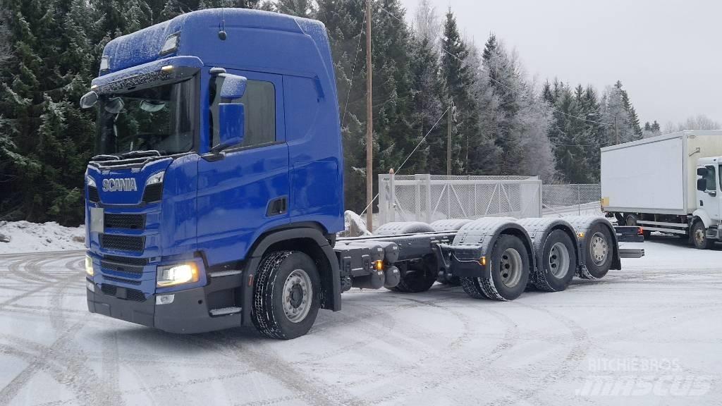Scania R 560 8X4 ADR Шасси с кабиной