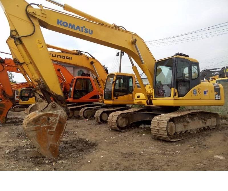 Komatsu pc220-  7 Гусеничные экскаваторы