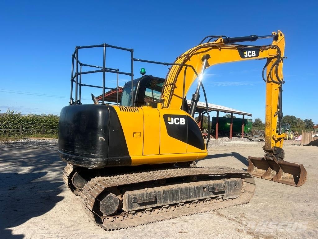 JCB JS 130 LC Гусеничные экскаваторы