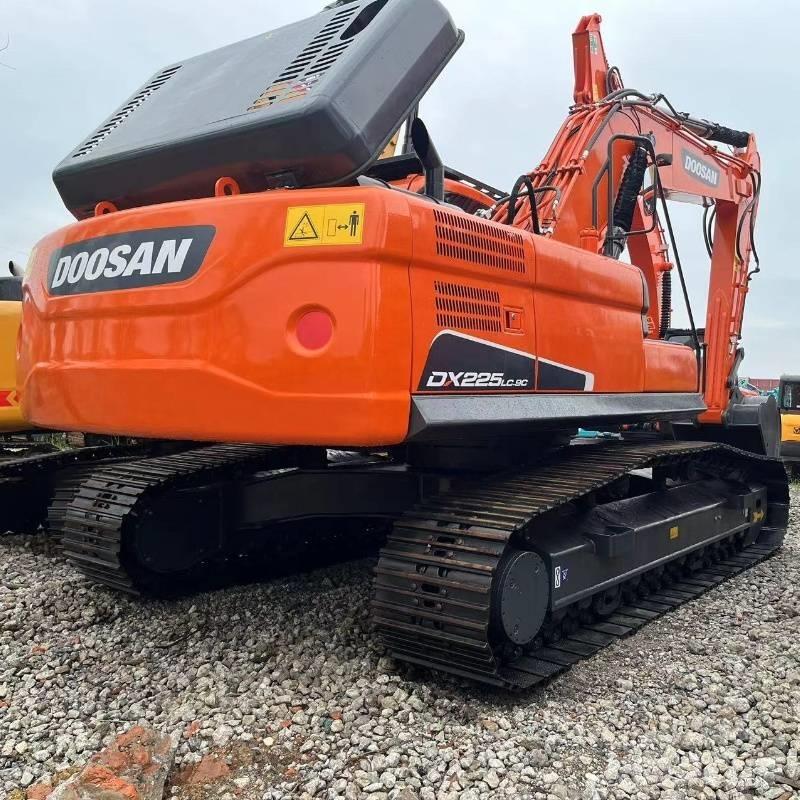 Doosan DX 225 Гусеничные экскаваторы