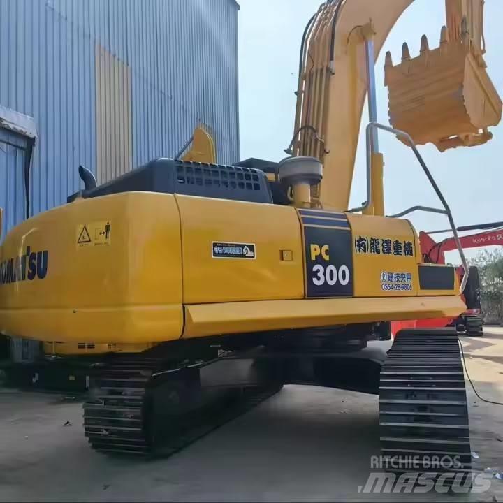 Komatsu PC300 Гусеничные экскаваторы