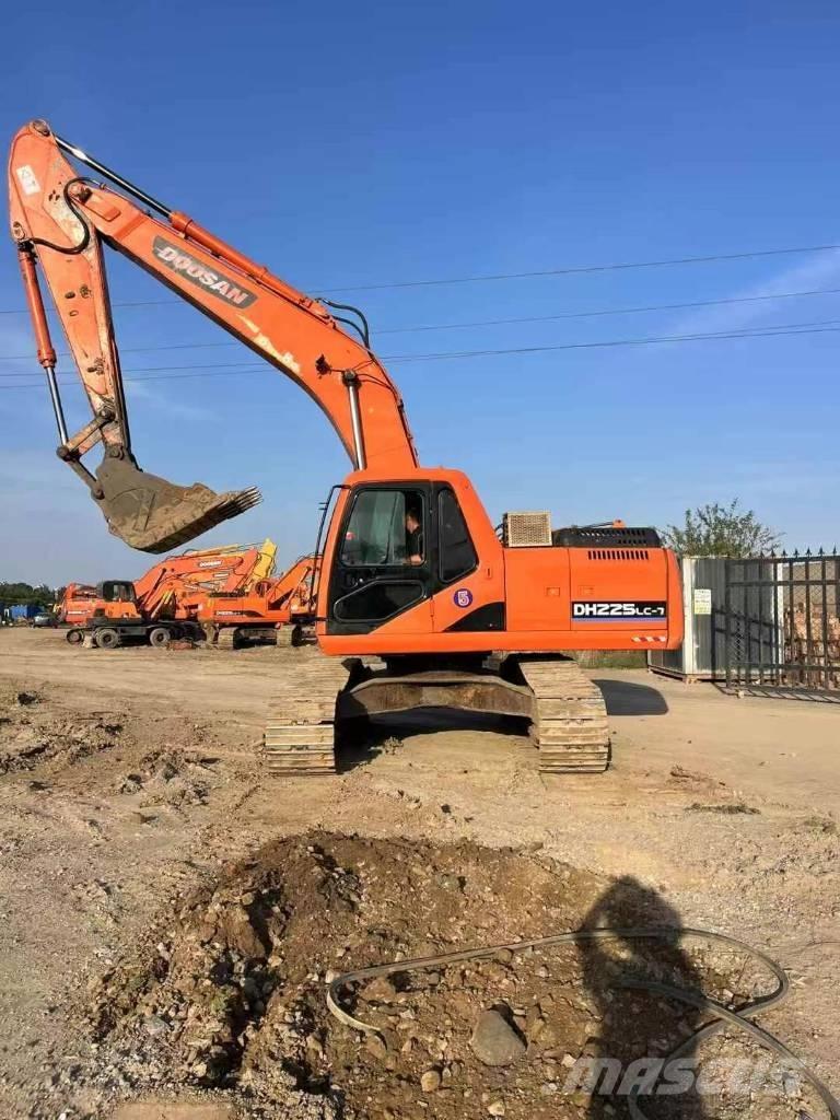 Doosan DH 225 LC-9 Гусеничные экскаваторы