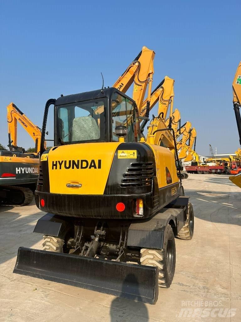 Hyundai Hyundai60W-7 Колёсные экскаваторы